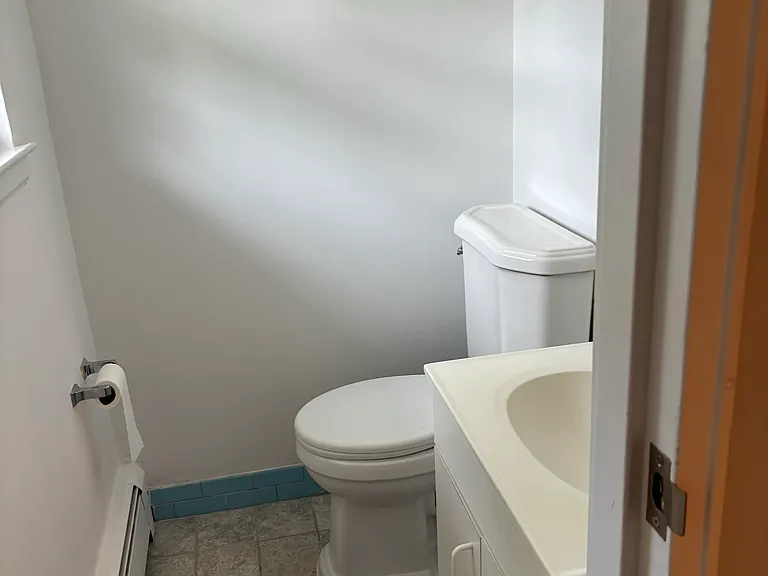 103 Nottingham Rd #H — Photo 6