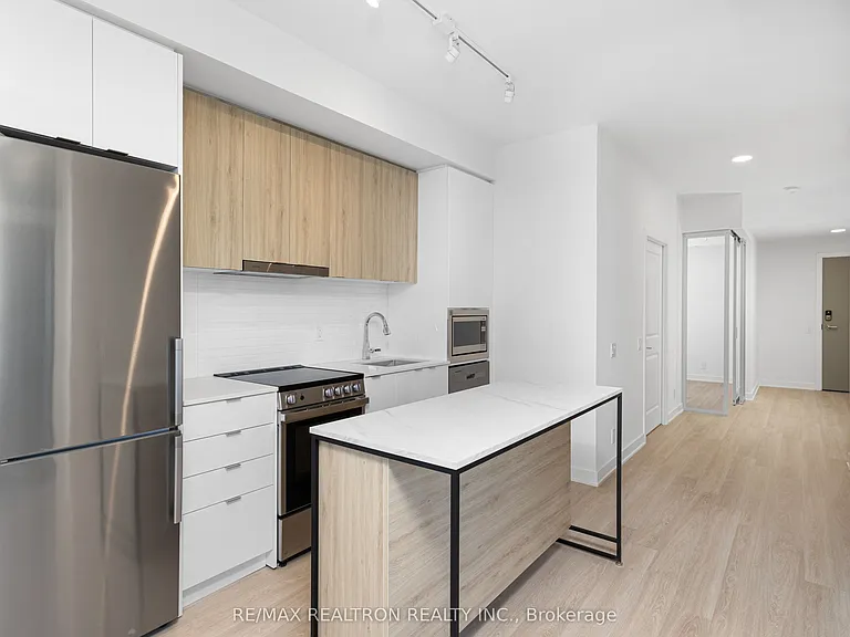 30 Upper Mall Way #A-620 — Photo 9
