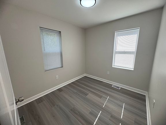 5th image of 2344 Virginia St