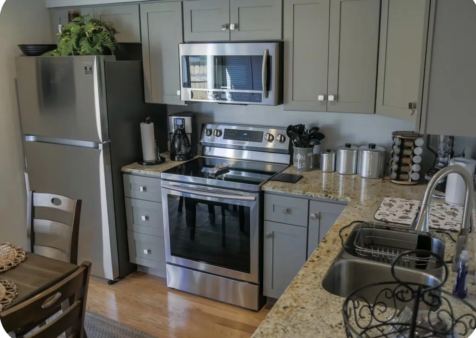 Cozy Townhouse near USAFA. Briargate ,Major Hospitals & More 30day min — Photo 3