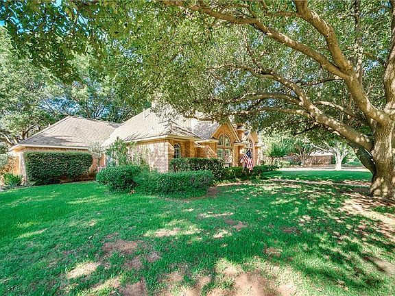5th image of 2105 Highland Meadow Dr