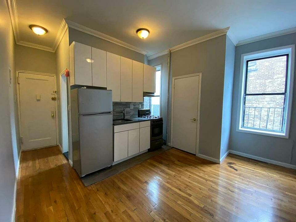 2nd image of 166 W 129th St #68X