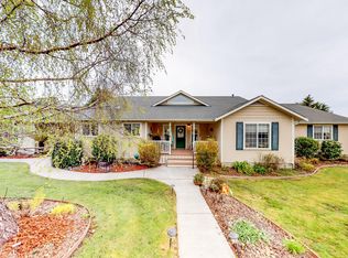 3711 Sunset View Dr, Fortuna, CA 95540