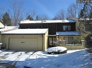 546 Hampton Ridge Dr, Akron, OH 44313