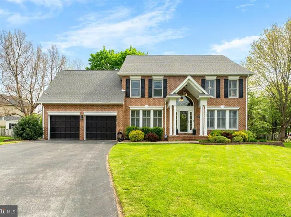 2400 Hunters Chase Ct, Frederick, MD 21702