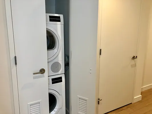 Rented by Stonehenge NYC LLC | media 6