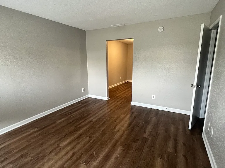 425 Homestead St #D — Photo 3