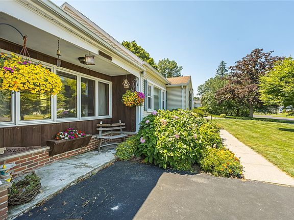 3rd image of 653 Adeline Dr