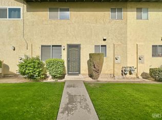 800 Lexington St APT 33, Delano, CA 93215