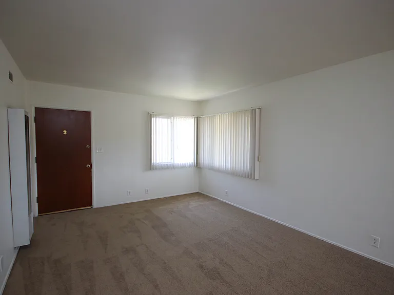116 N Huntington Dr #C — Photo 3