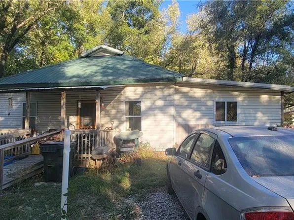 113 N 6th St, Quenemo, KS 66528