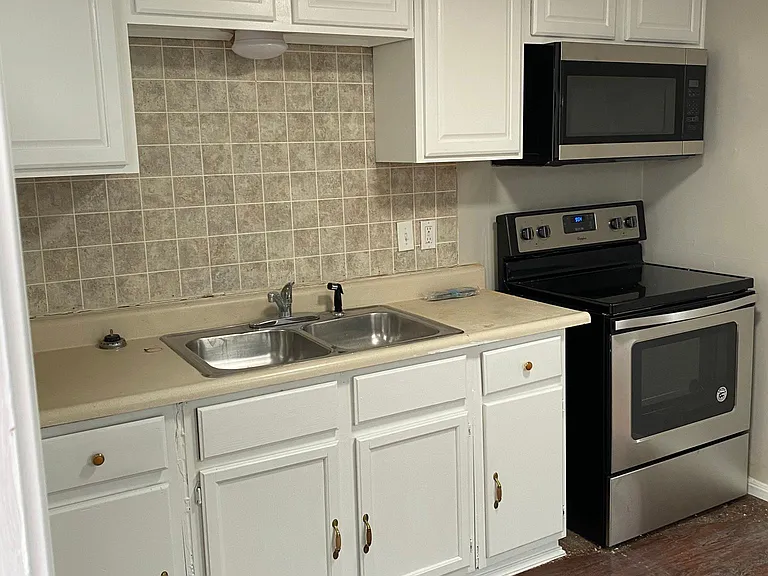 720 S Kansas Ave — Photo 11
