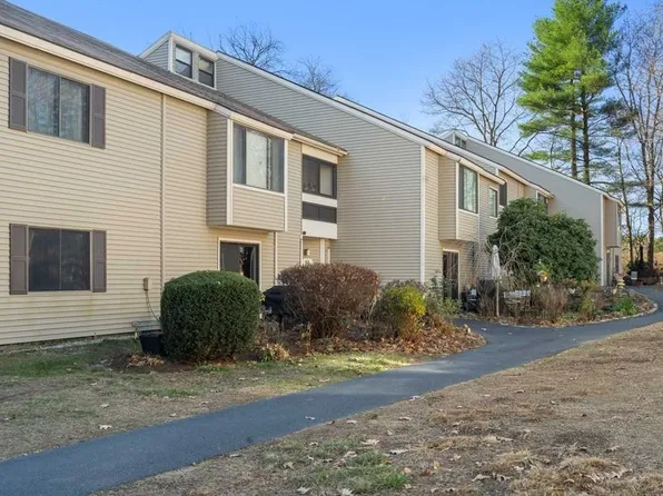 8 Thayer Pond Dr #1, Oxford, MA 01540