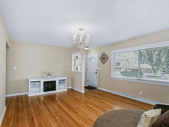 5th image of 1420 W Foster Ave
