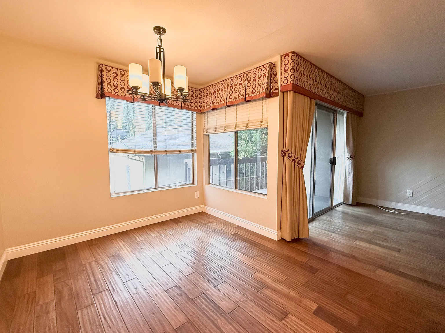 2 bed, 1350 sqft, $2,900 — Photo 3