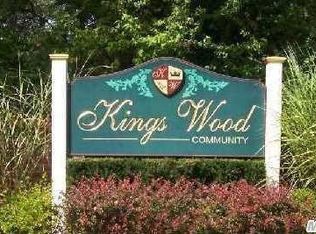 132 Church St APT 2C, Kings Park, NY 11754