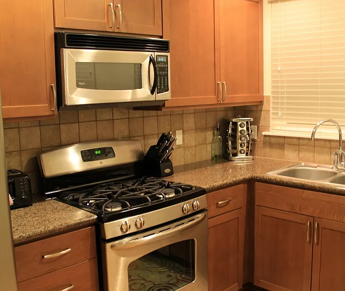 2379 NE Park Dr — Photo 7
