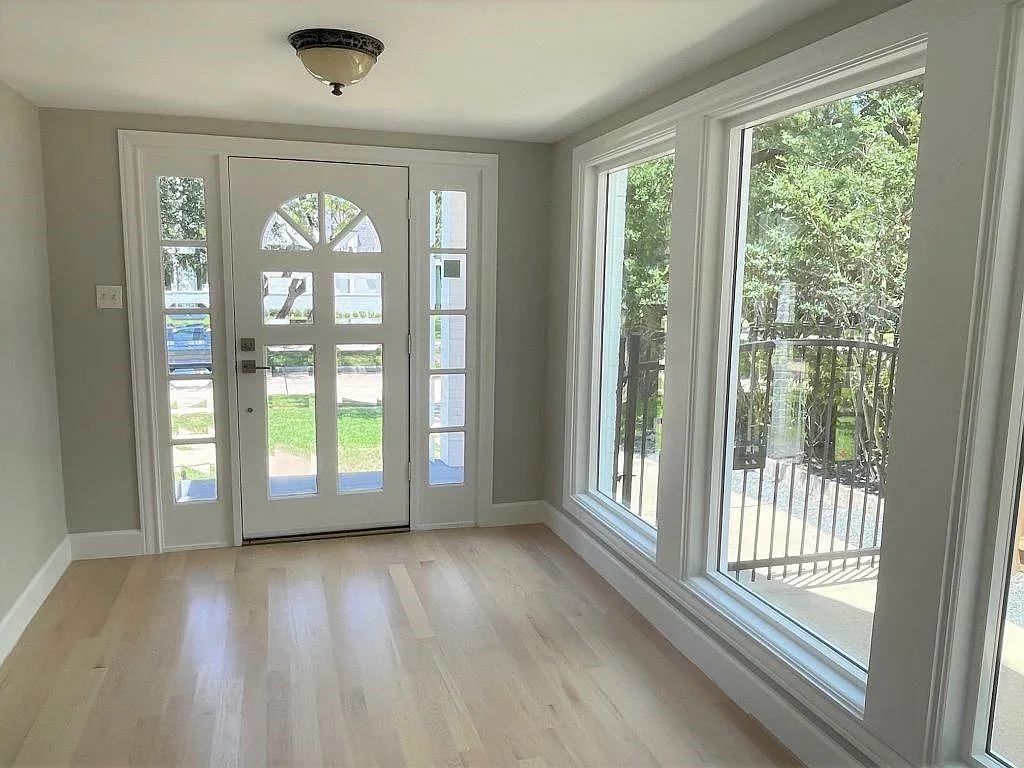 4 bed, 3.0 bath, 3412 sqft, $6,500 — Photo 2