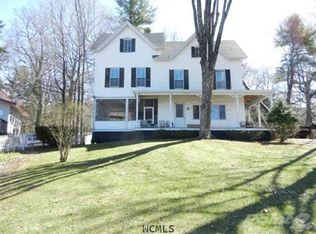 11 Usher Ln, Lake George, NY 12845