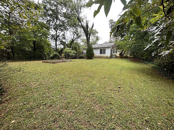 4th image of 1364 Merry Ln NE