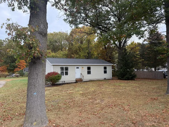 2150 E River Rd, Muskegon, MI 49445
