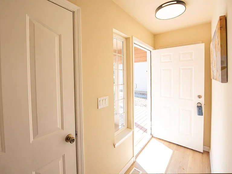 2866 E Eastgate Dr — Photo 12