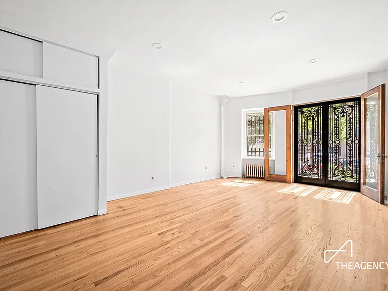 41 W 85th St #A — Photo 1