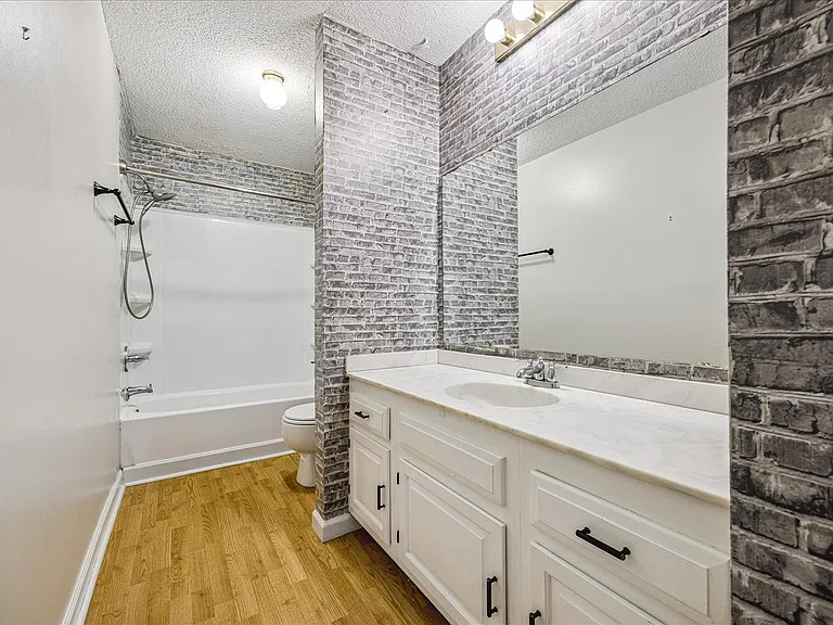 1532 Christine Cv — Photo 18