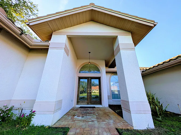 5667 Wellington Ct — Photo 2