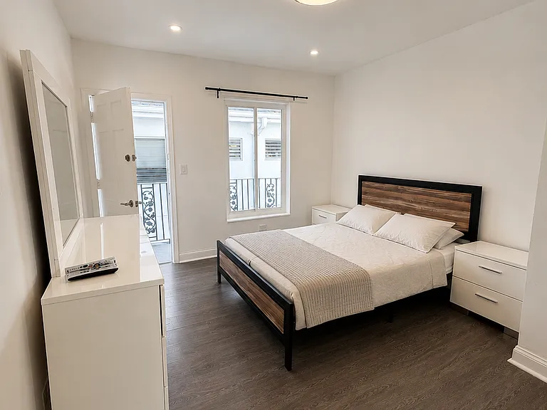 1538 Jefferson Ave #6 — Photo 1