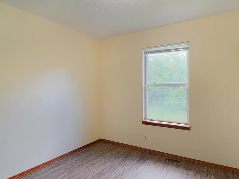 2202 S Cleveland Ave — Photo 9
