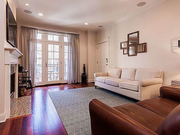 5th image of 3738 N Clifton Ave APT 1