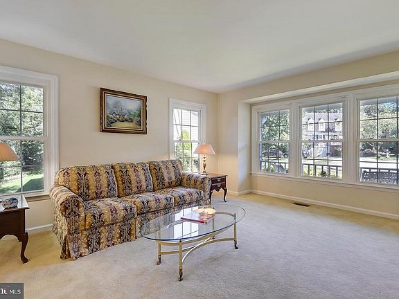3rd image of 3302 Wooden Valley Ct