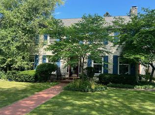 5572 N Diversey Blvd, Whitefish Bay, WI 53217