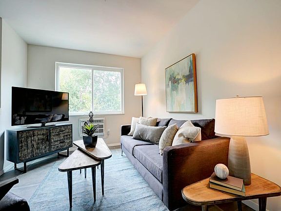 2nd image of 946 Burton Ave APT 8
