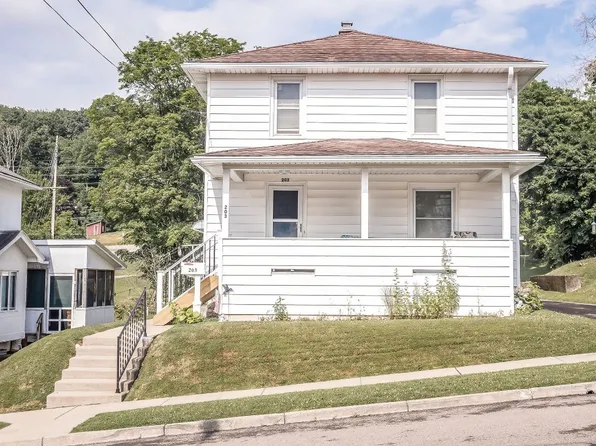 203 Robble Ave, Endicott, NY 13760