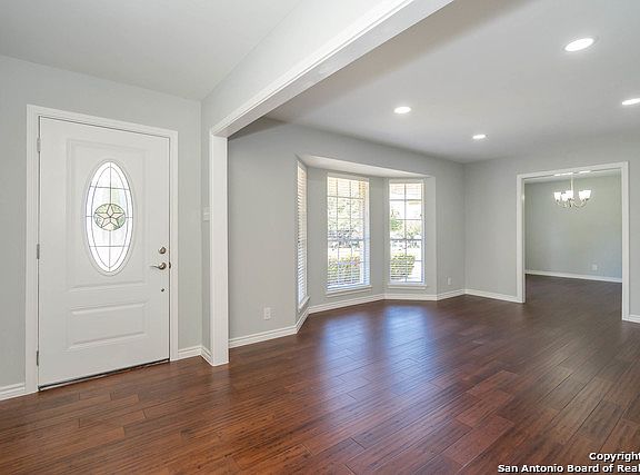 3rd image of 643 Crestway Dr