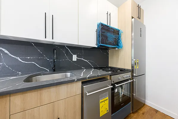 Rented by Avenues Real Estate | media 15