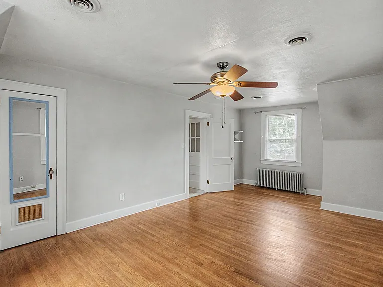 100 Chesterfield Rd — Photo 14