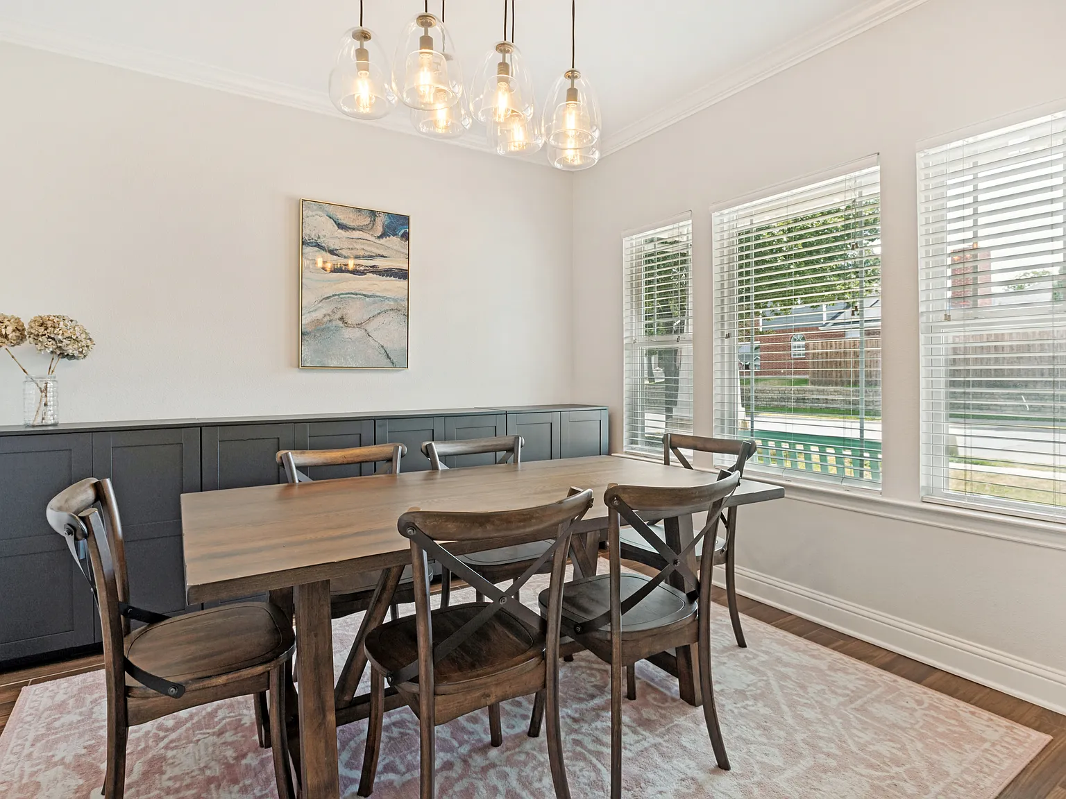 4 bed, 2.5 bath, 1970 sqft, $3,000 — Photo 2