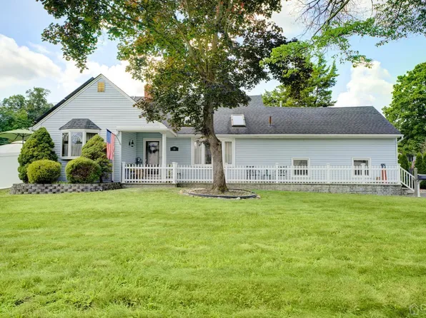 18 Barbara Ave, Spotswood, NJ 08884