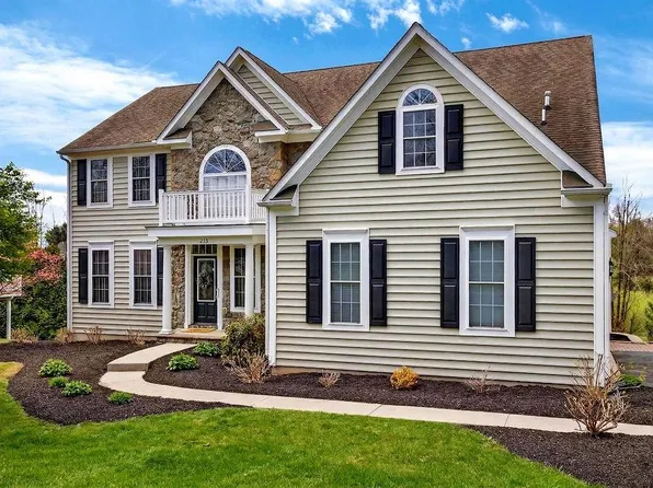 208 Claybrook Dr, Waynesboro, VA 22980