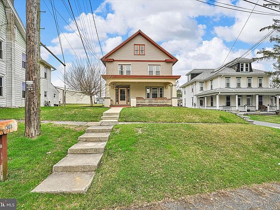 4th image of 301 E Meadow Valley Rd