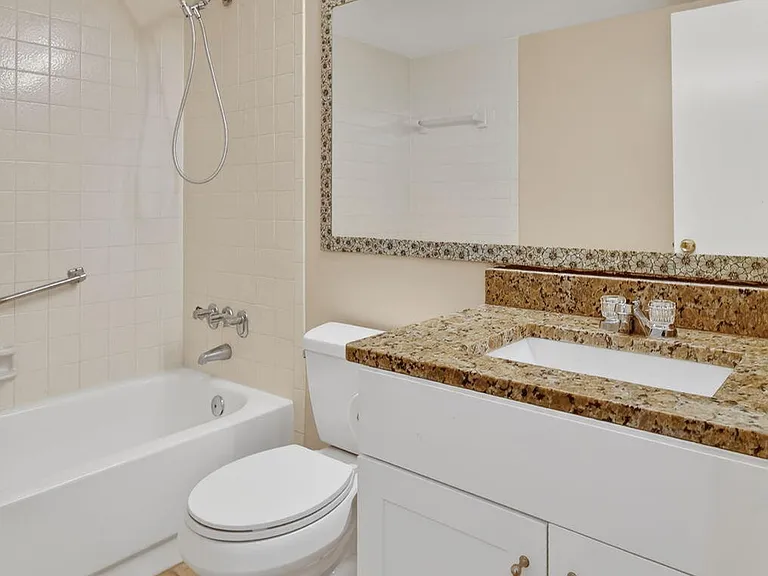 624 Sea Pine Way #B3 — Photo 20