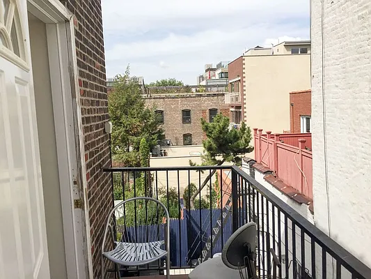 Rented by Francine Realty | media 6