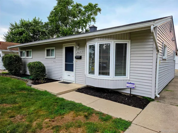 36130 Hazelwood St, Westland, MI 48186