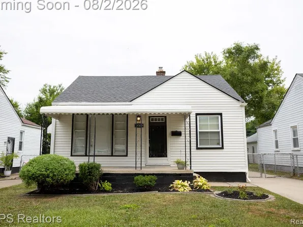 19309 Woodside St, Harper Woods, MI 48225