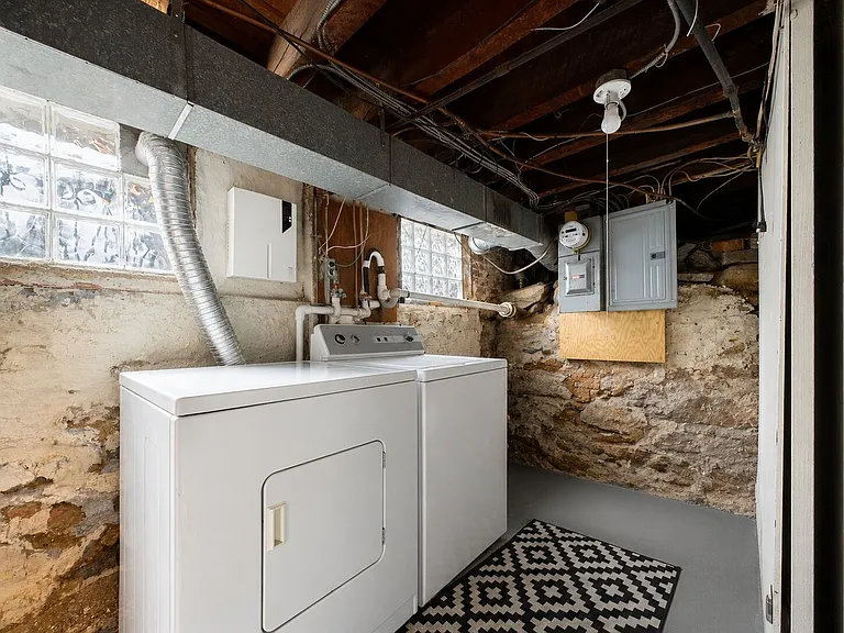 2623 Swain St — Photo 24