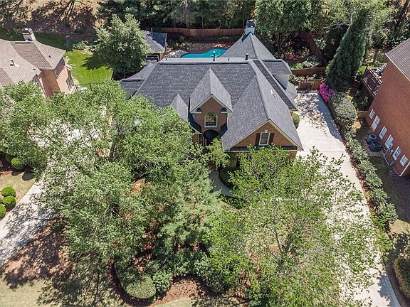 4th image of 2655 Coachmans Cir