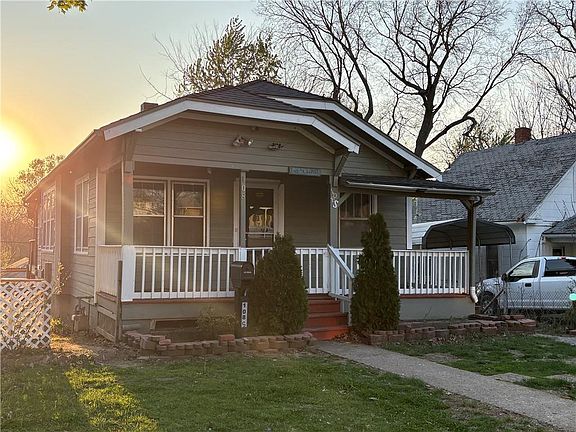 2nd image of 108 S Huttig Ave